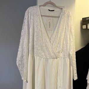 NWT BloomChic long sleeve ivory midi dress size US 28